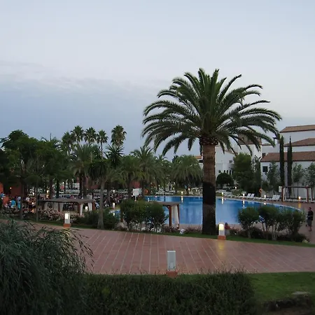 Ikos Andalusia منتجع إِستيبونا